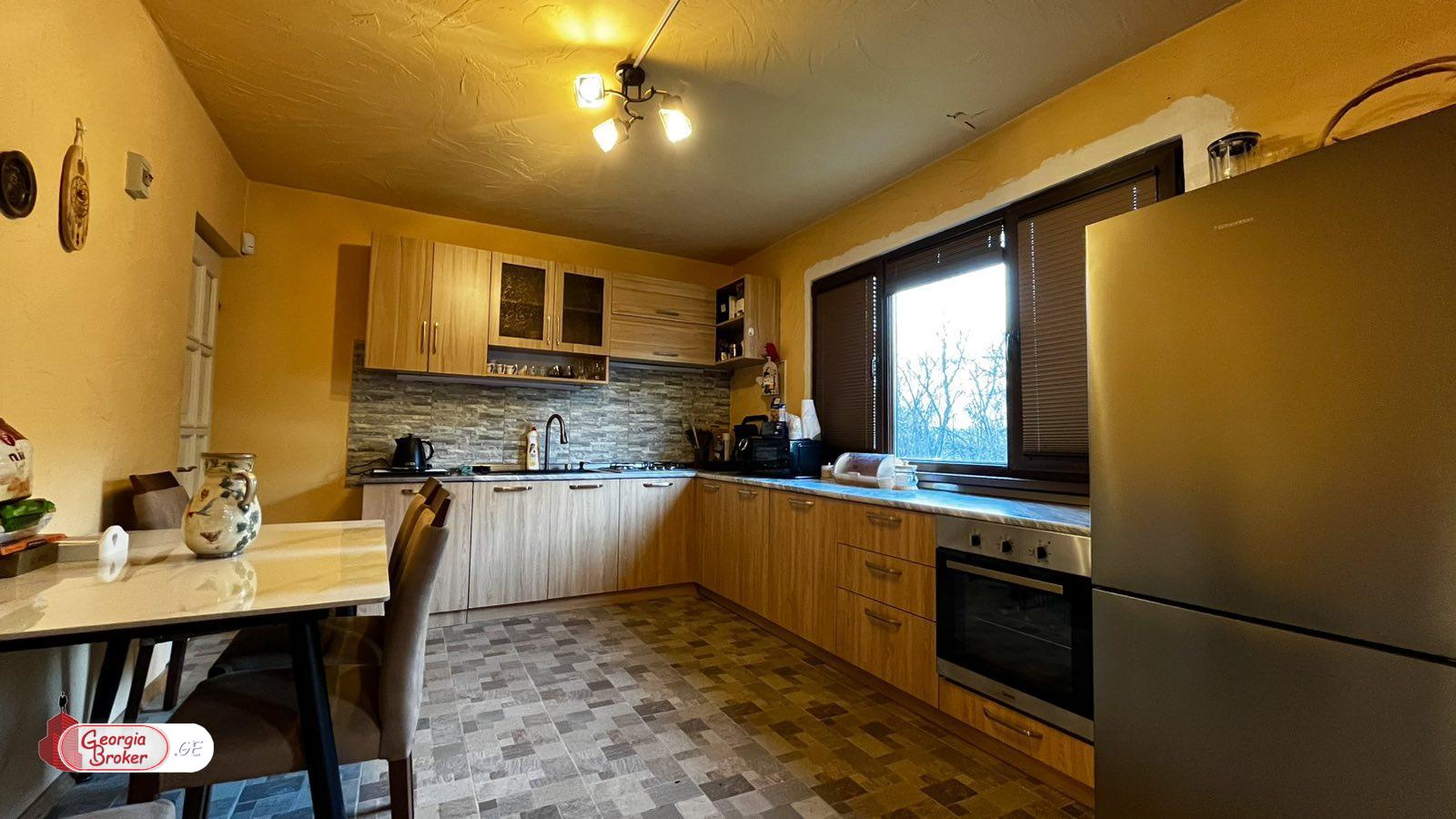 იყიდება ახალი გარემონტებული 7 ოთახიანი  აგარაკი მცხეთაში