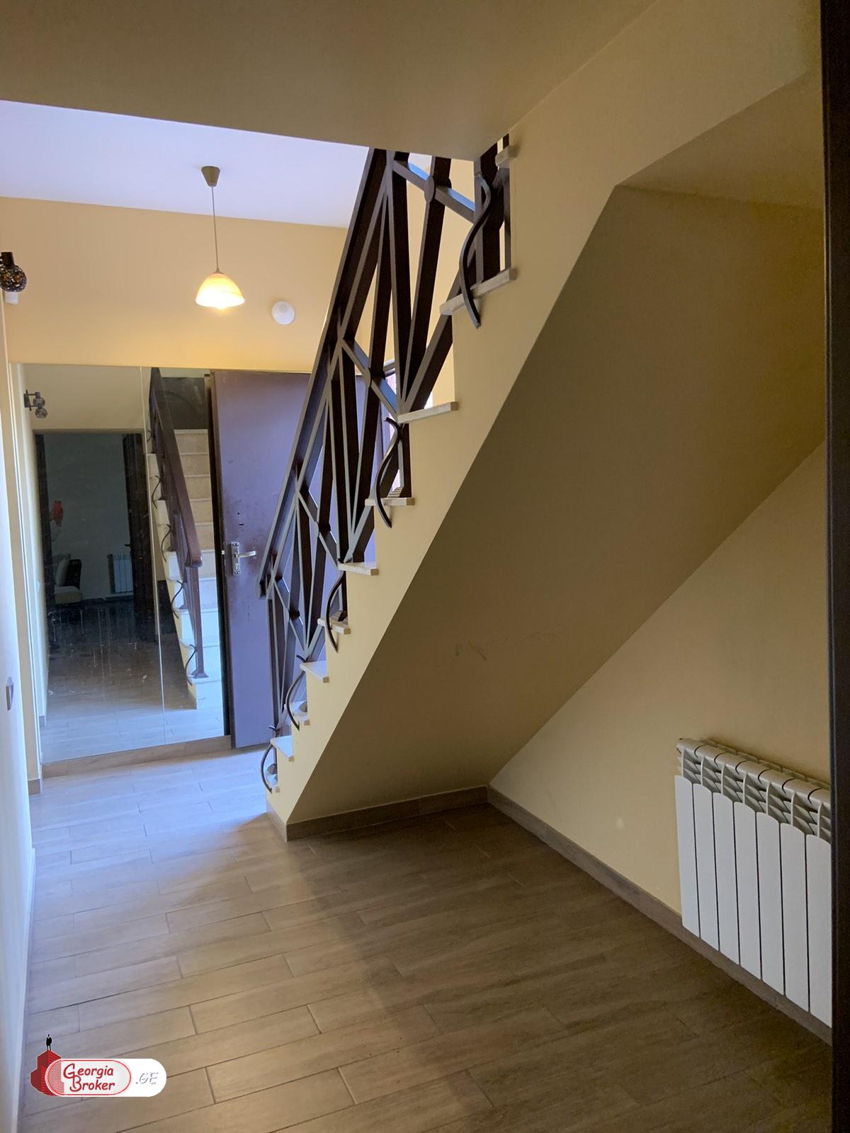 nearly repaired 5-room house for rent