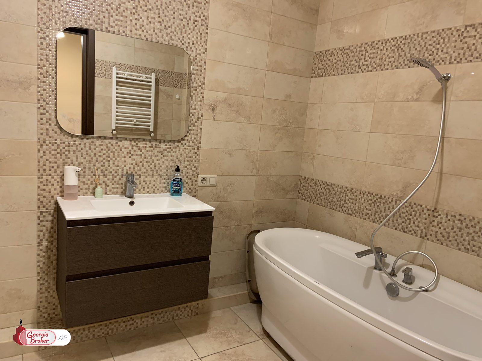 в аренду дом с новым ремонтом 5-комнат