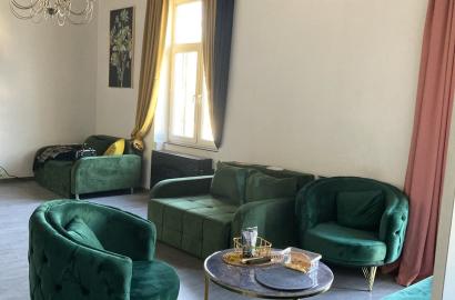 продается квартира с новым ремонтом 4-комнаты