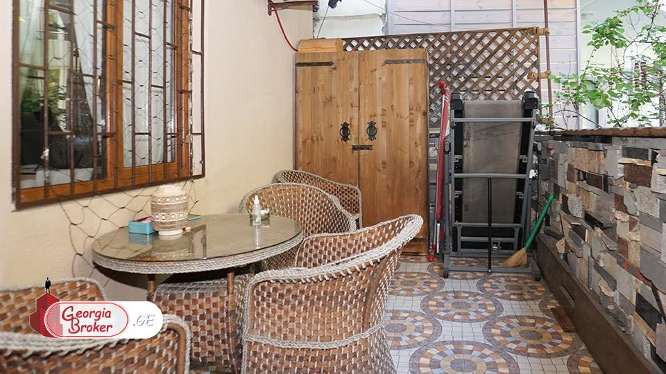 nearly repaired 4-room apartment for sale