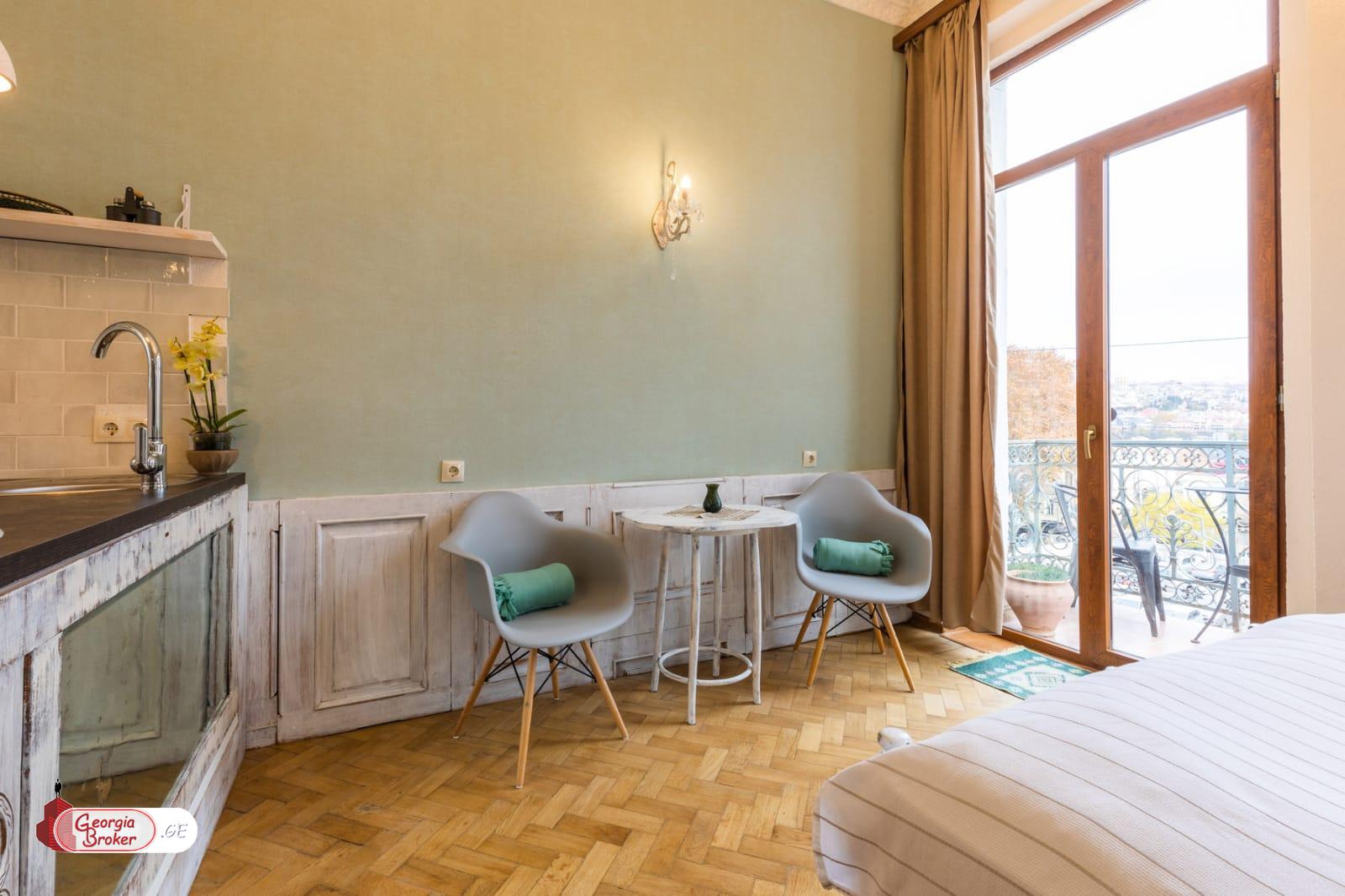 nearly repaired 5-room hotel for sale