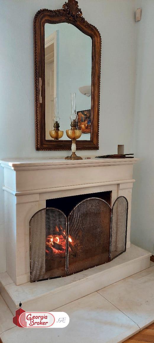 იყიდება ახალი გარემონტებული 7 ოთახიანი ბინა მთაწმინდაზე