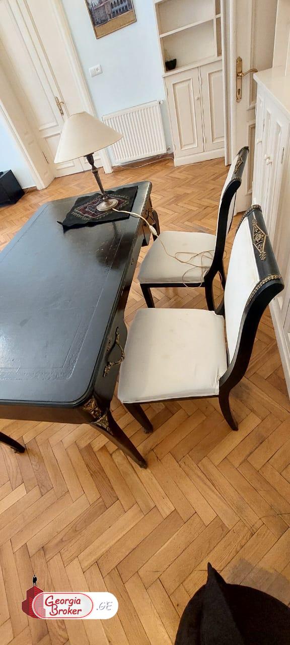 იყიდება ახალი გარემონტებული 7 ოთახიანი ბინა მთაწმინდაზე