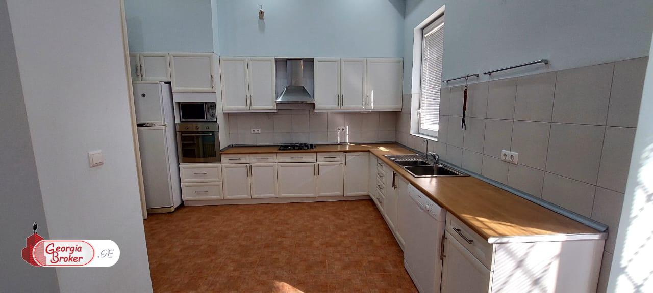 იყიდება ახალი გარემონტებული საოფისე ფართი მთაწმინდაზე