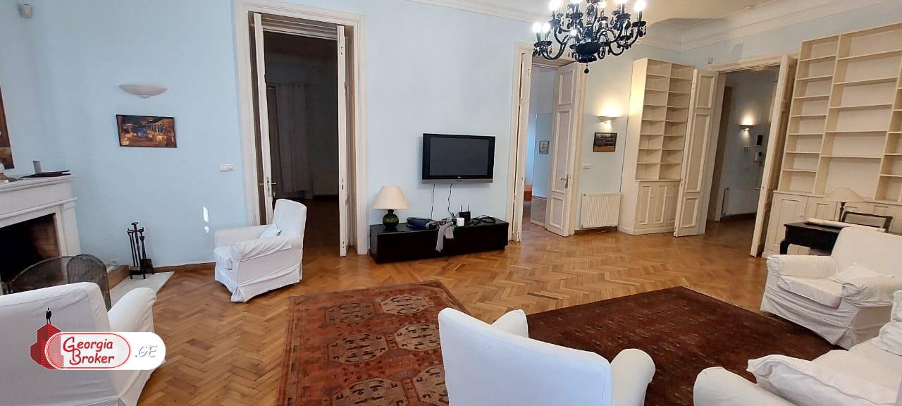 იყიდება ახალი გარემონტებული  კომერციული ფართი მთაწმინდაზე