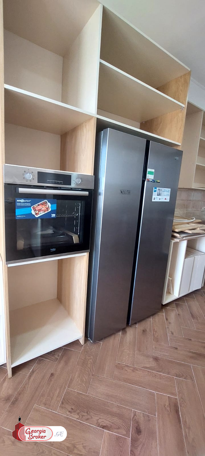 продается квартира с новым ремонтом 6-комнат