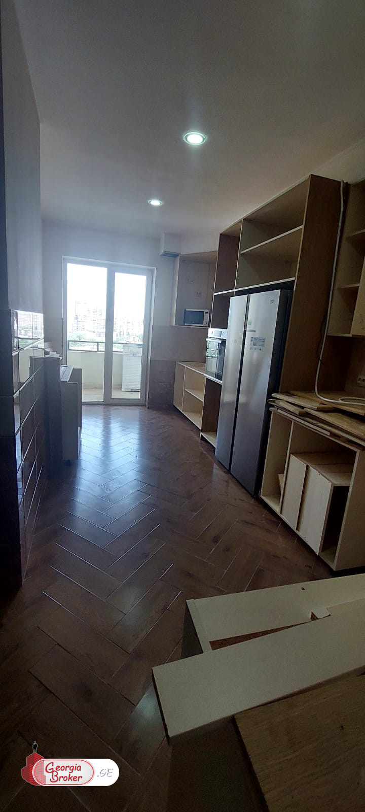 продается квартира с новым ремонтом 6-комнат