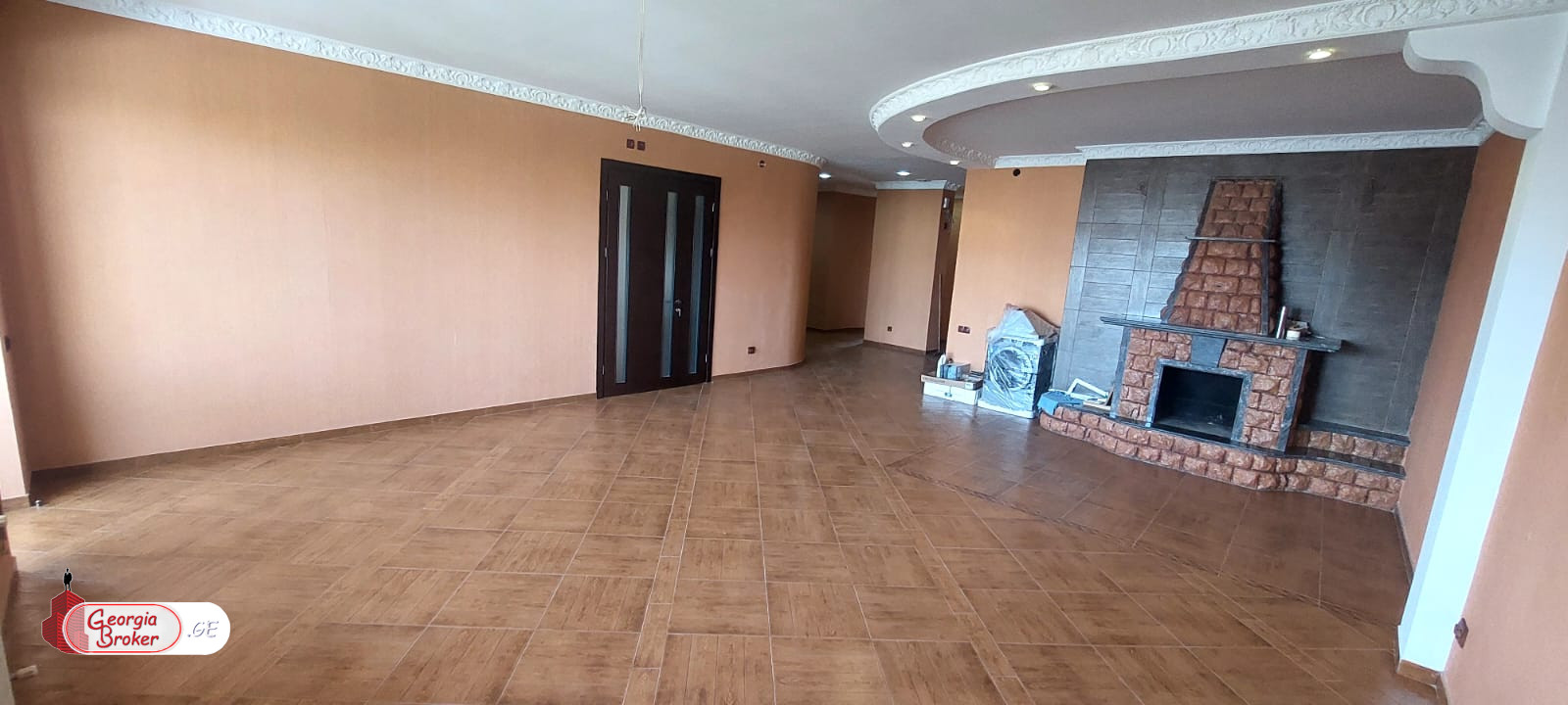 продается квартира с новым ремонтом 6-комнат