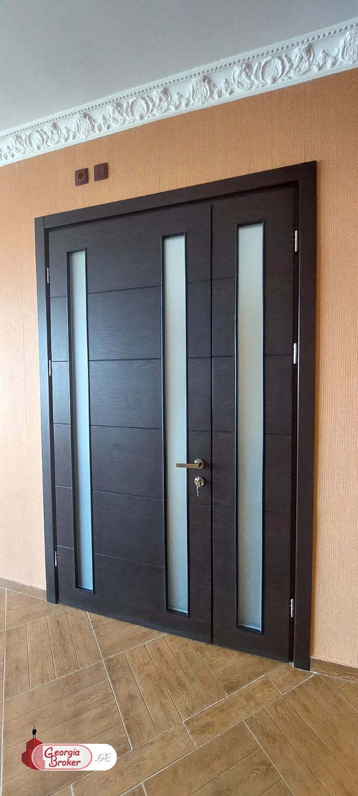 продается квартира с новым ремонтом 6-комнат