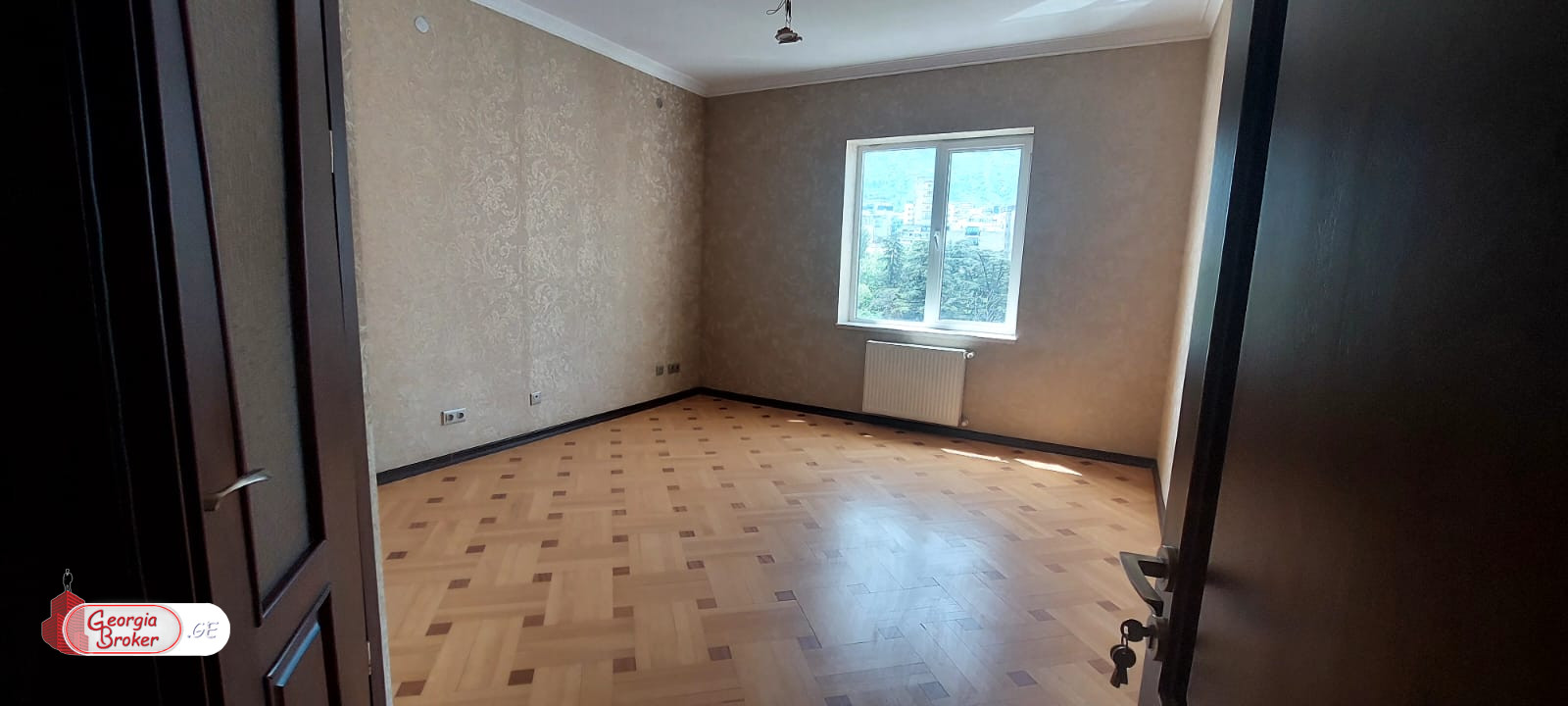 продается квартира с новым ремонтом 6-комнат