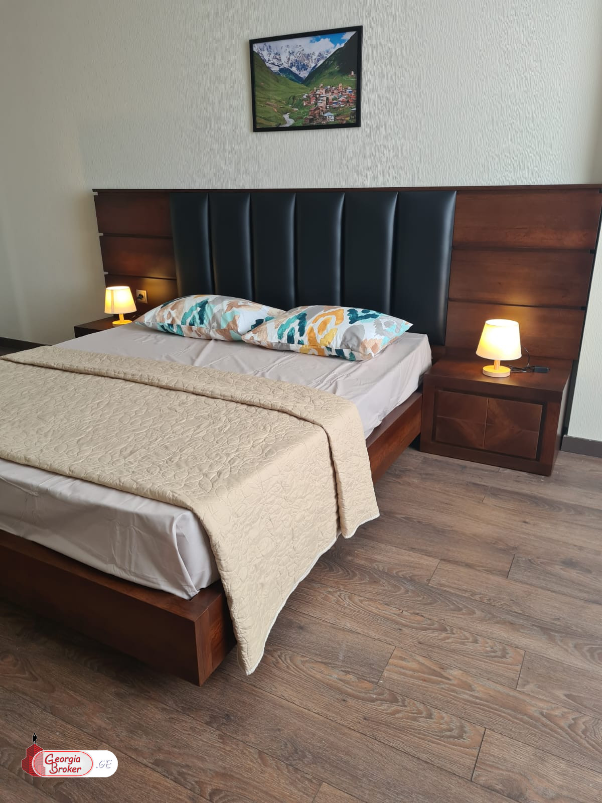 в аренду дом с новым ремонтом 8-комнат