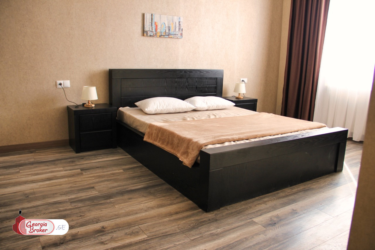 в аренду дом с новым ремонтом 8-комнат