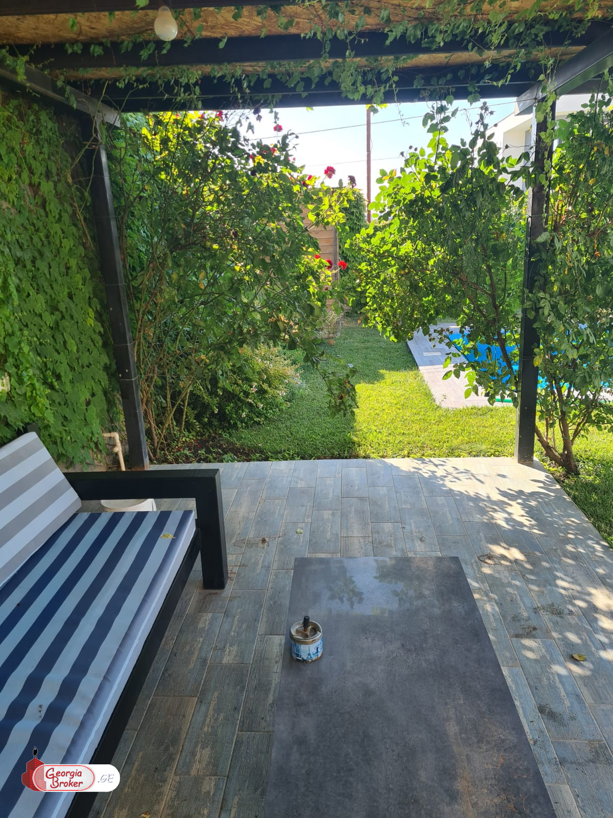 в аренду дом с новым ремонтом 8-комнат