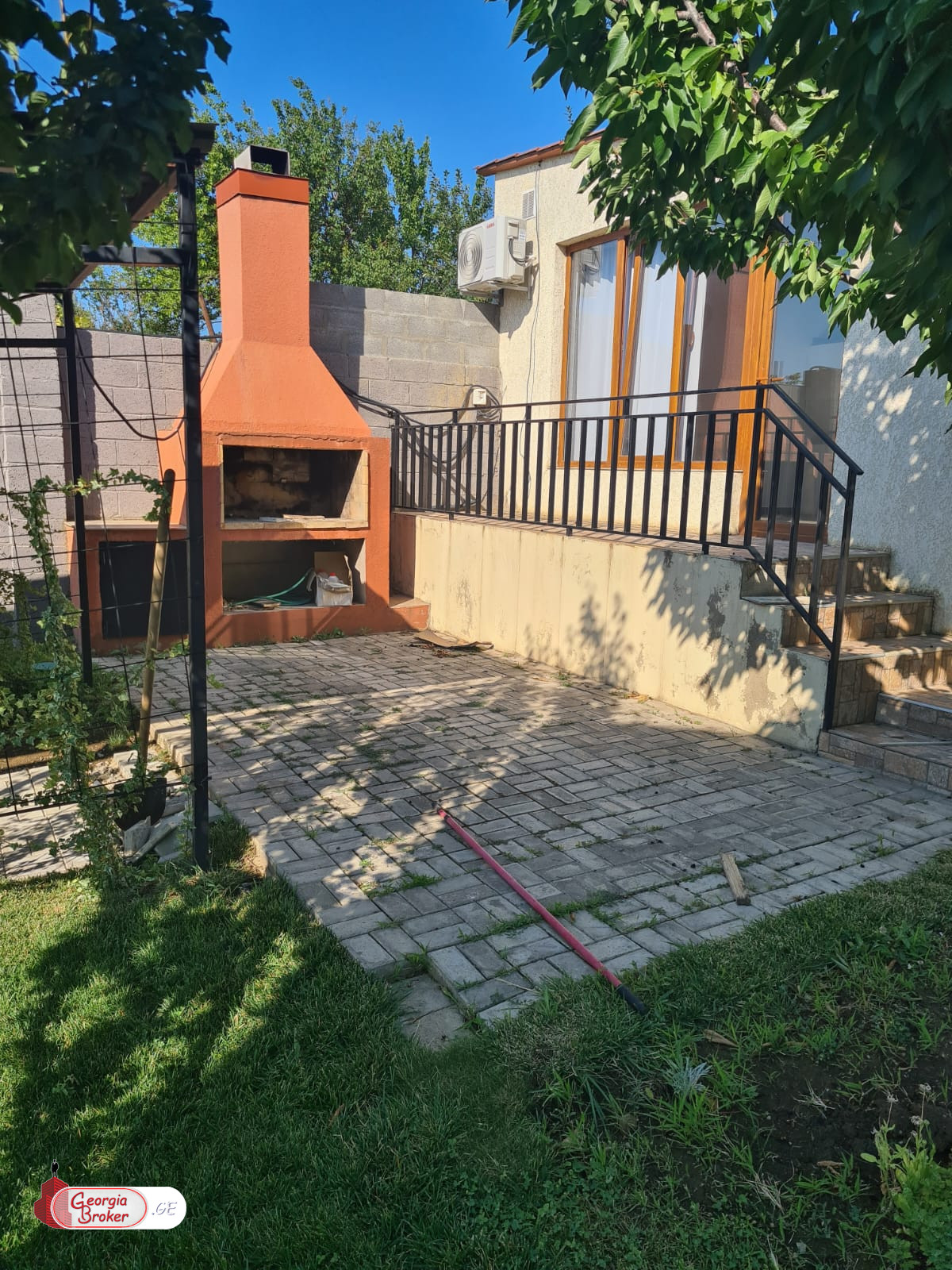 в аренду дом с новым ремонтом 8-комнат