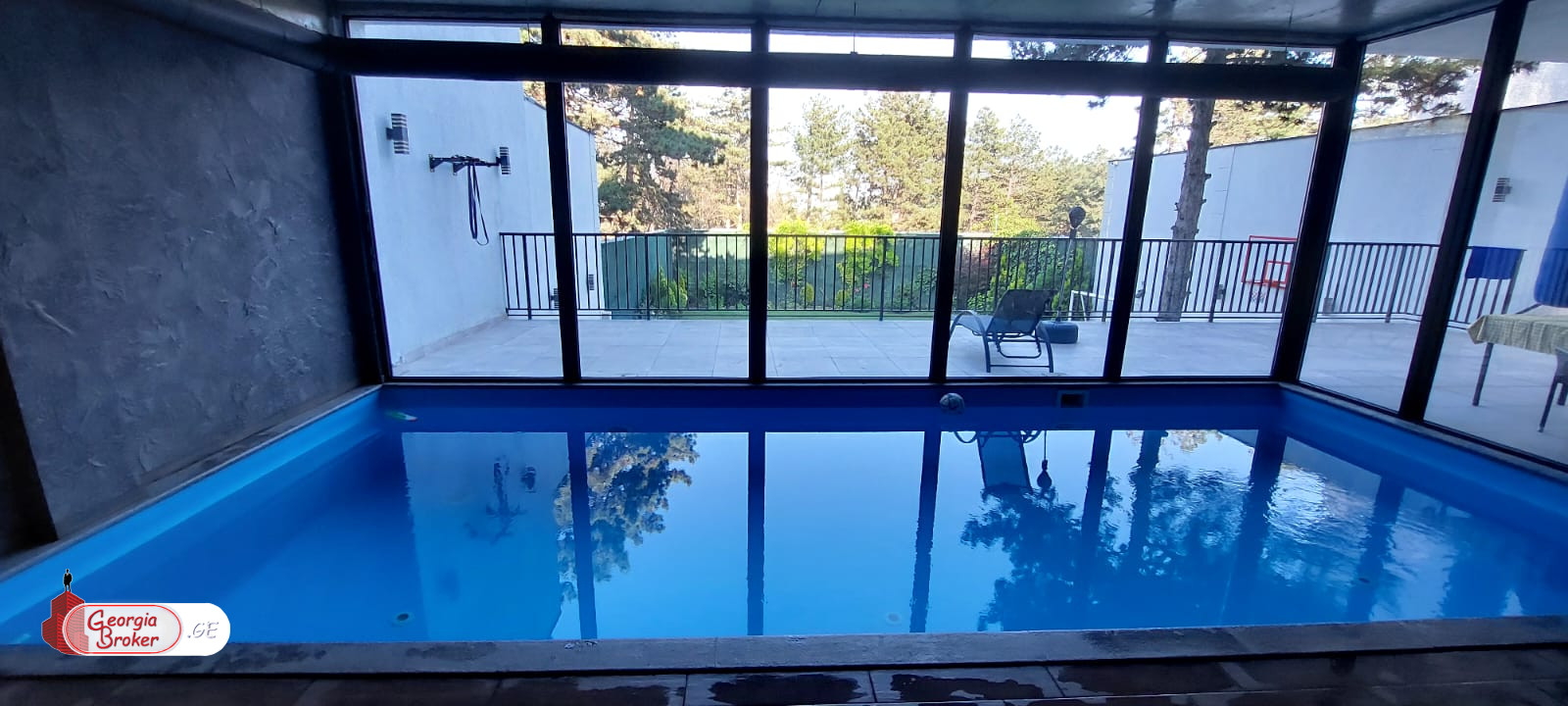 в аренду дом с новым ремонтом 9-комнат