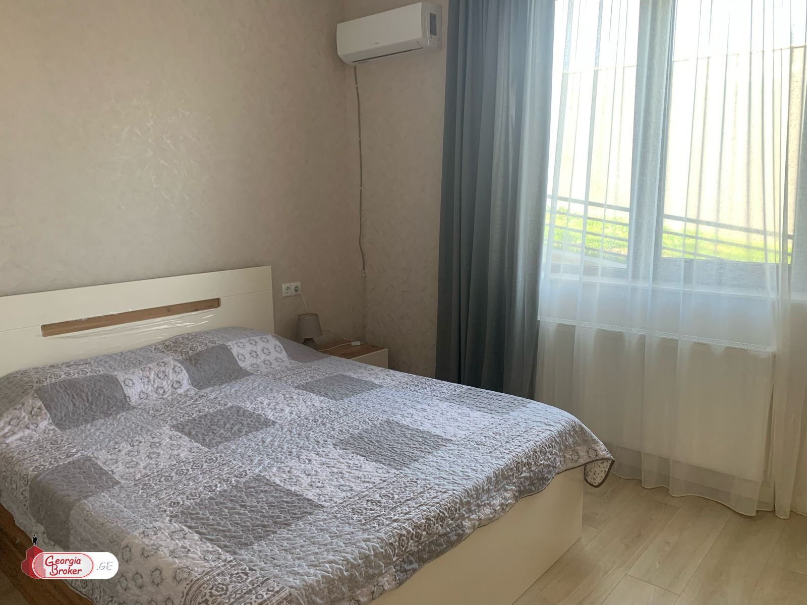 nearly repaired 7-room house for rent