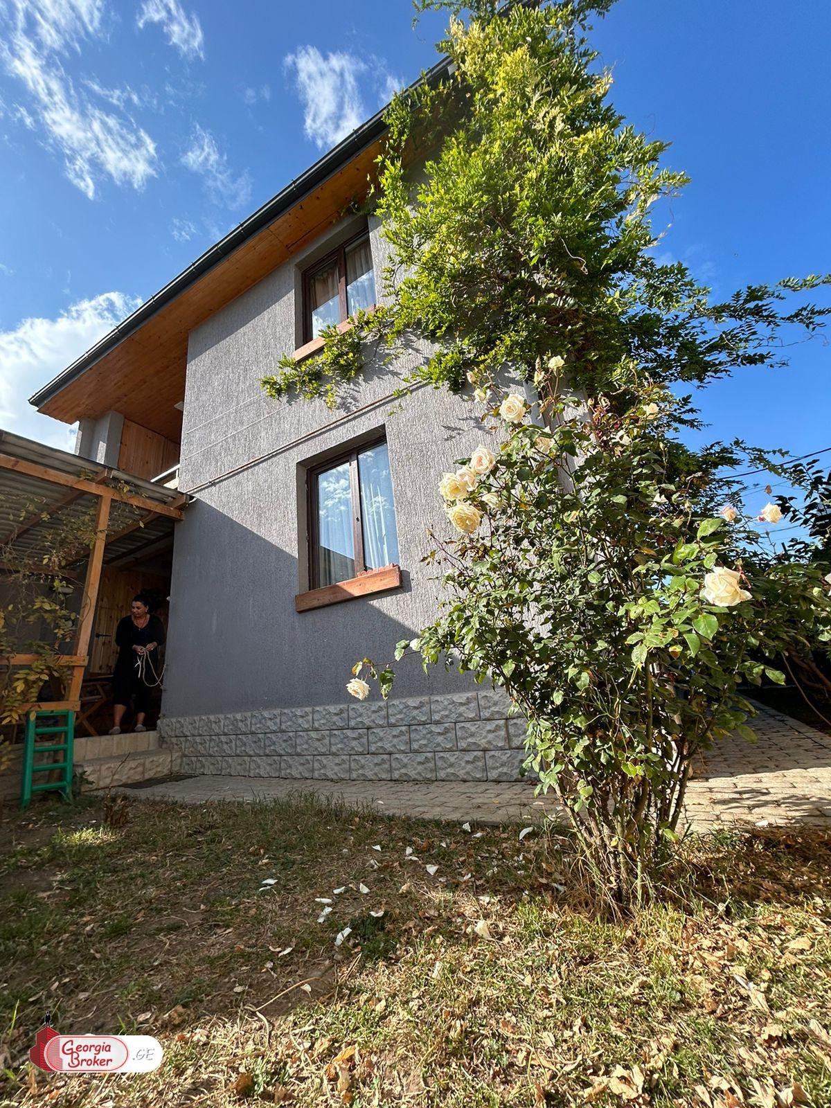 ქირავდება ახალი გარემონტებული 5 ოთახიანი სახლი ლისზე