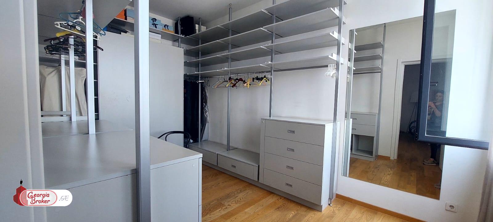 nearly repaired 9-room apartment for sale