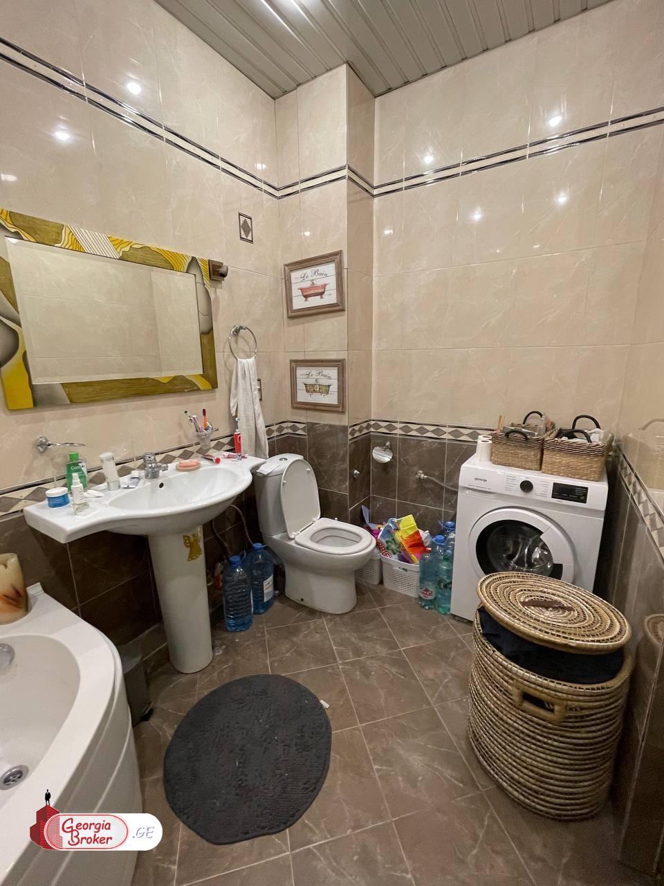 იყიდება ახალი გარემონტებული 3 ოთახიანი ბინა