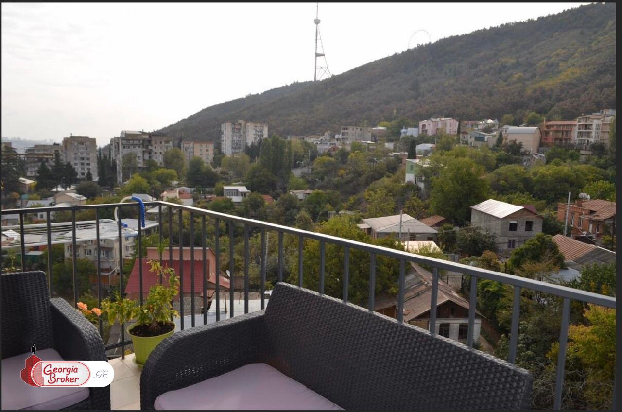 nearly repaired 5-room apartment for rent