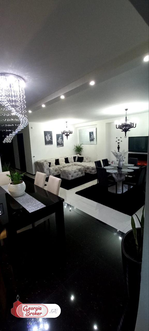 nearly repaired 5-room apartment for rent