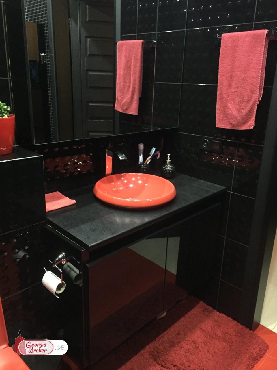 nearly repaired 5-room apartment for rent