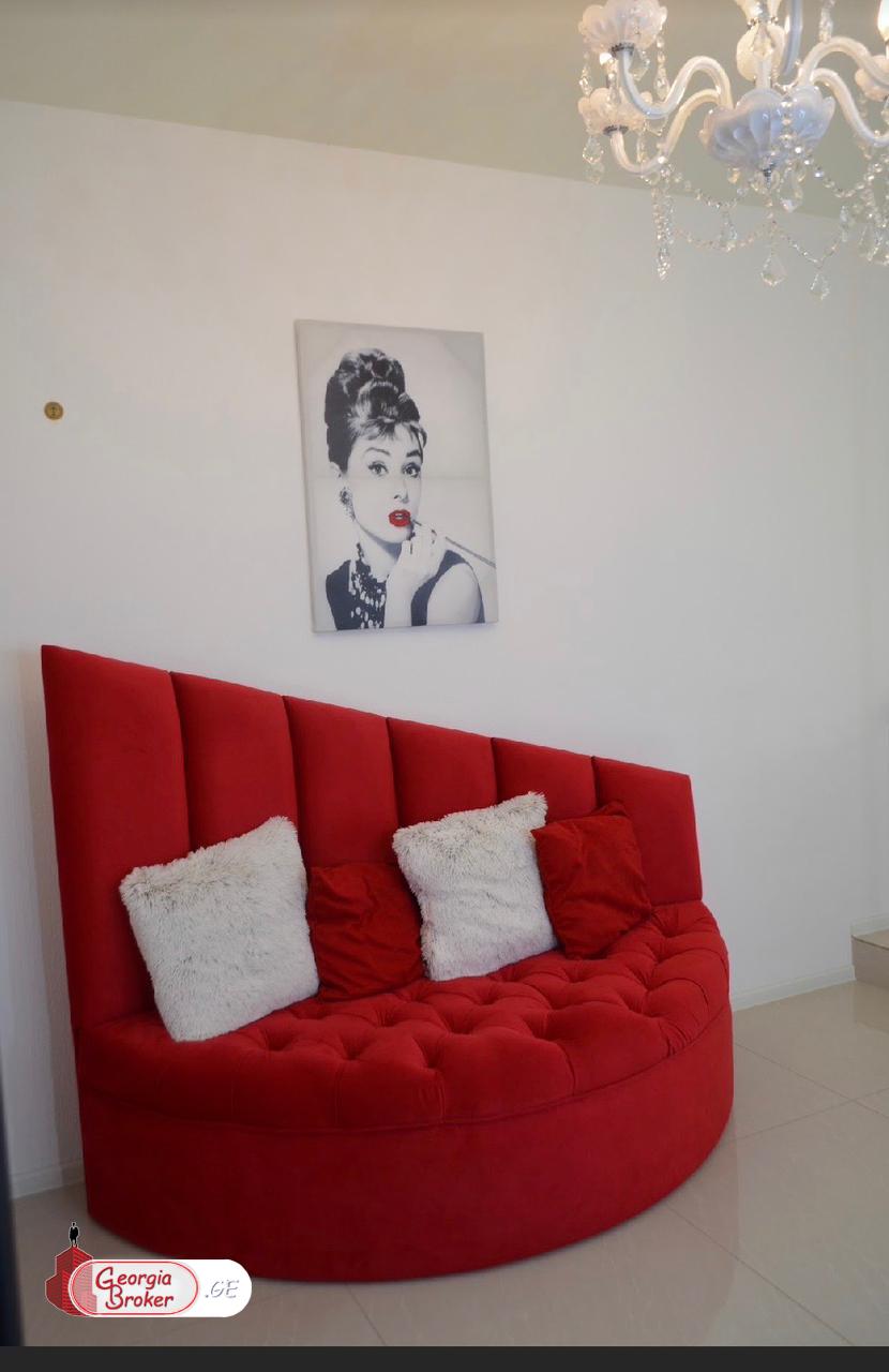 nearly repaired 5-room apartment for rent