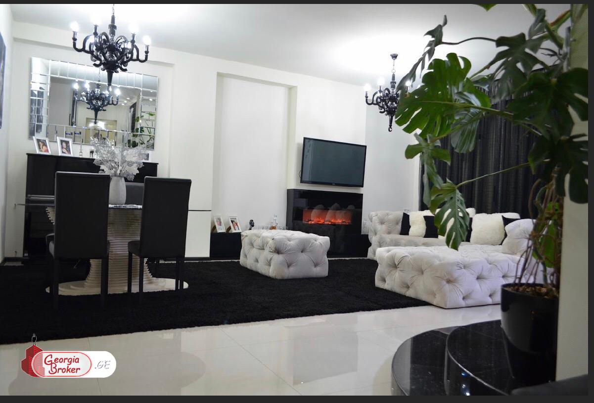 nearly repaired 5-room apartment for rent