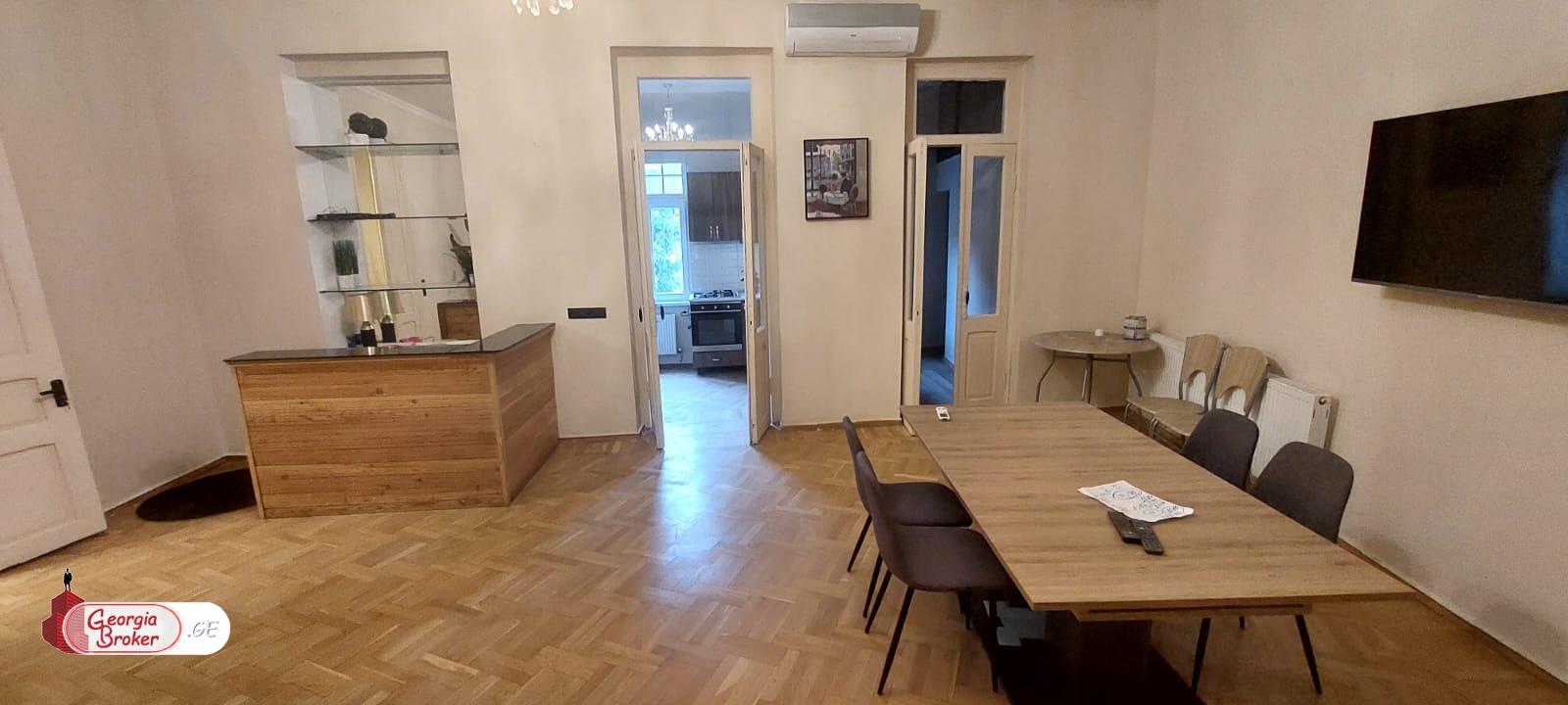 в аренду квартира с новым ремонтом 5-комнат