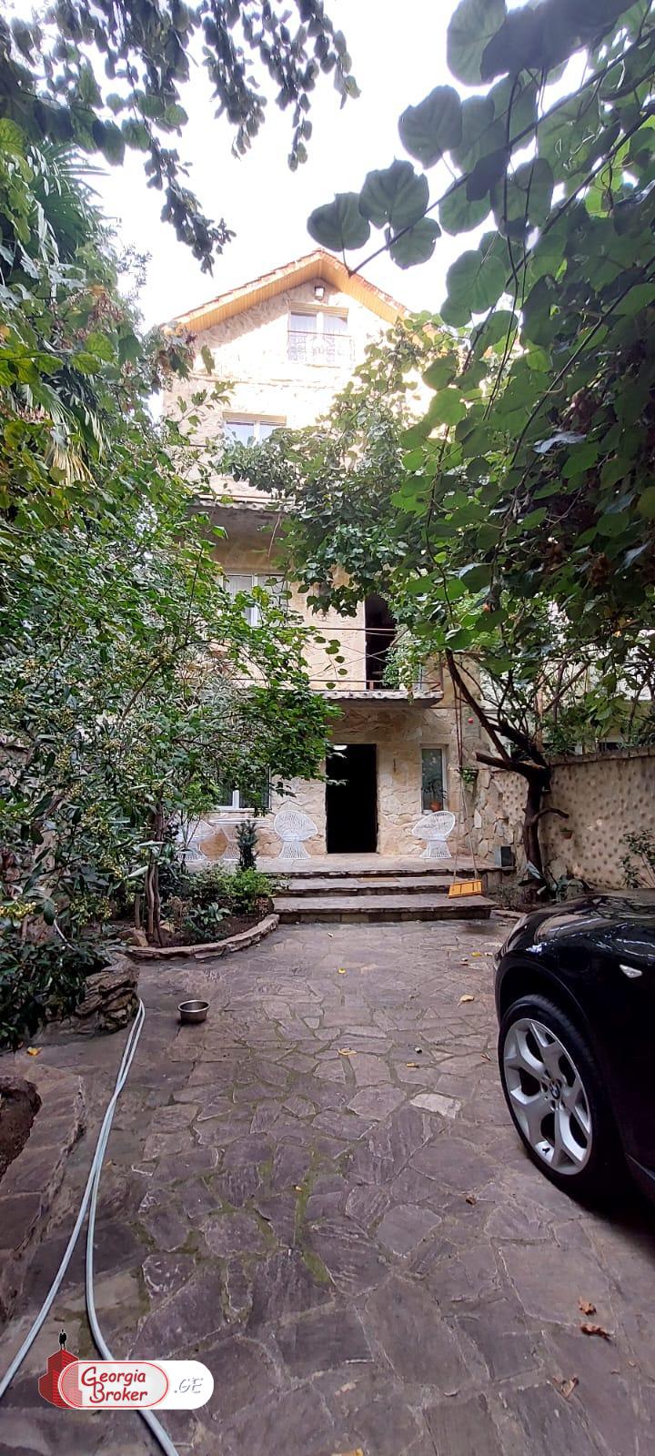 в аренду дом с новым ремонтом 7-комнат