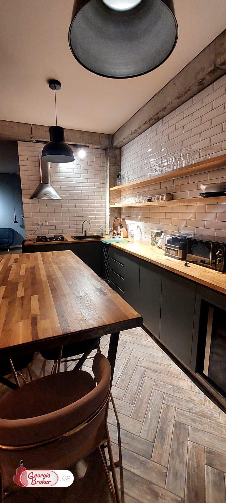 продается квартира с новым ремонтом 3-комнаты