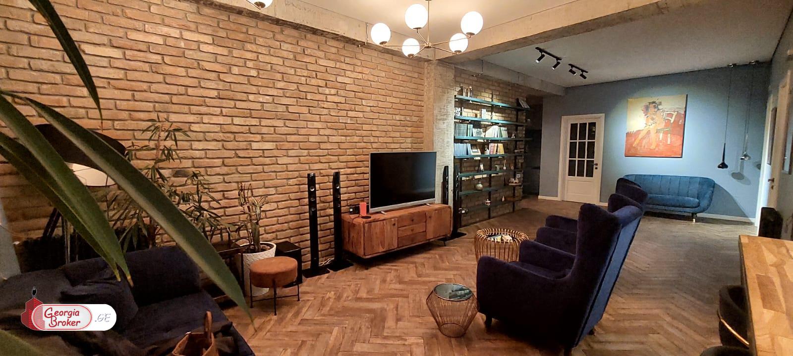 продается квартира с новым ремонтом 3-комнаты