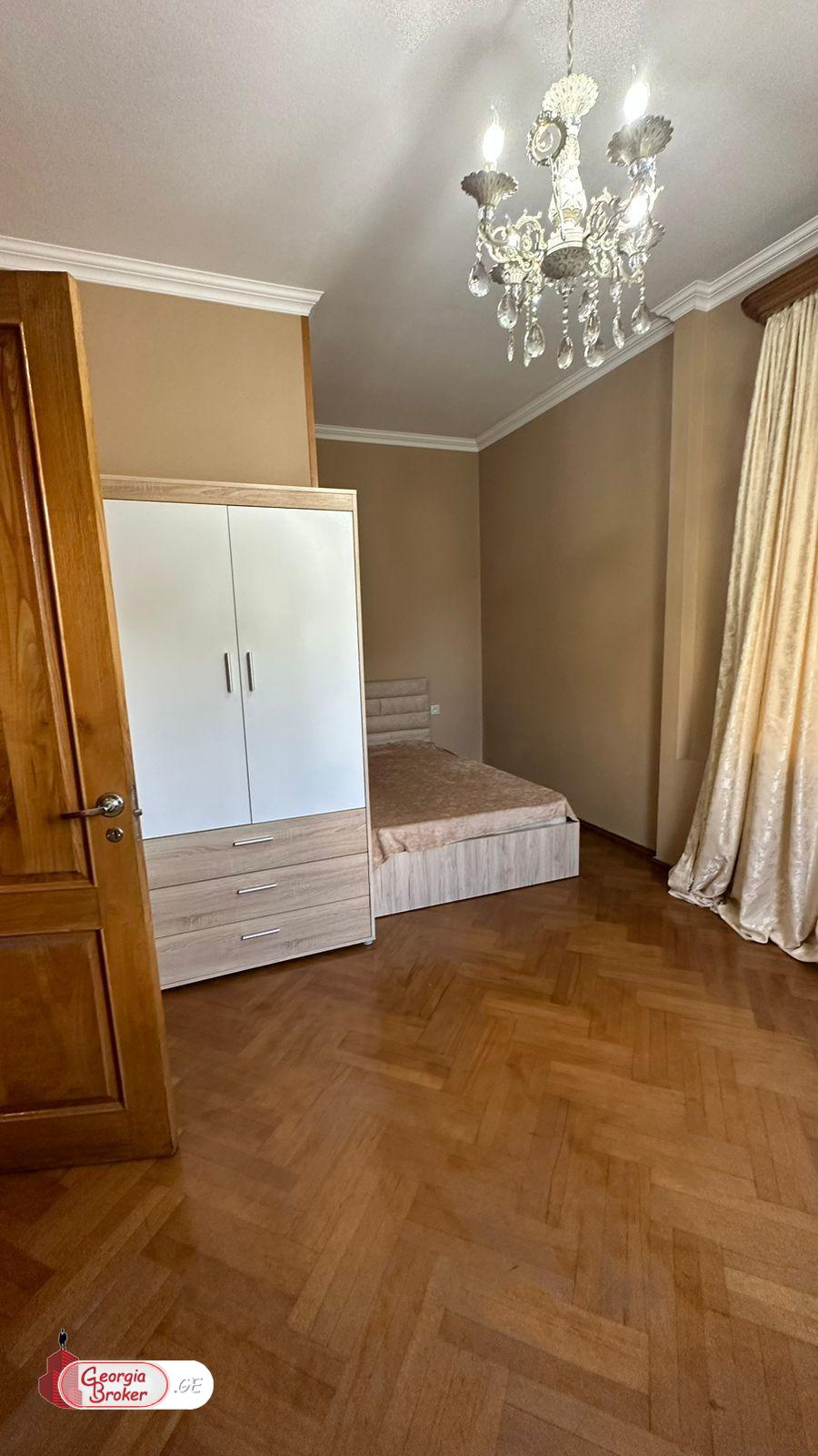 в аренду дом с новым ремонтом 7-комнат