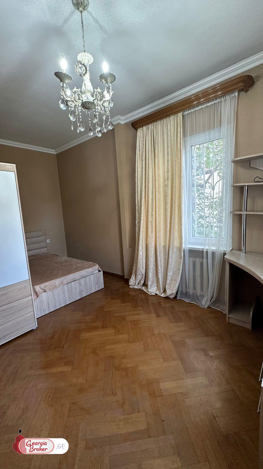 nearly repaired 7-room house for rent