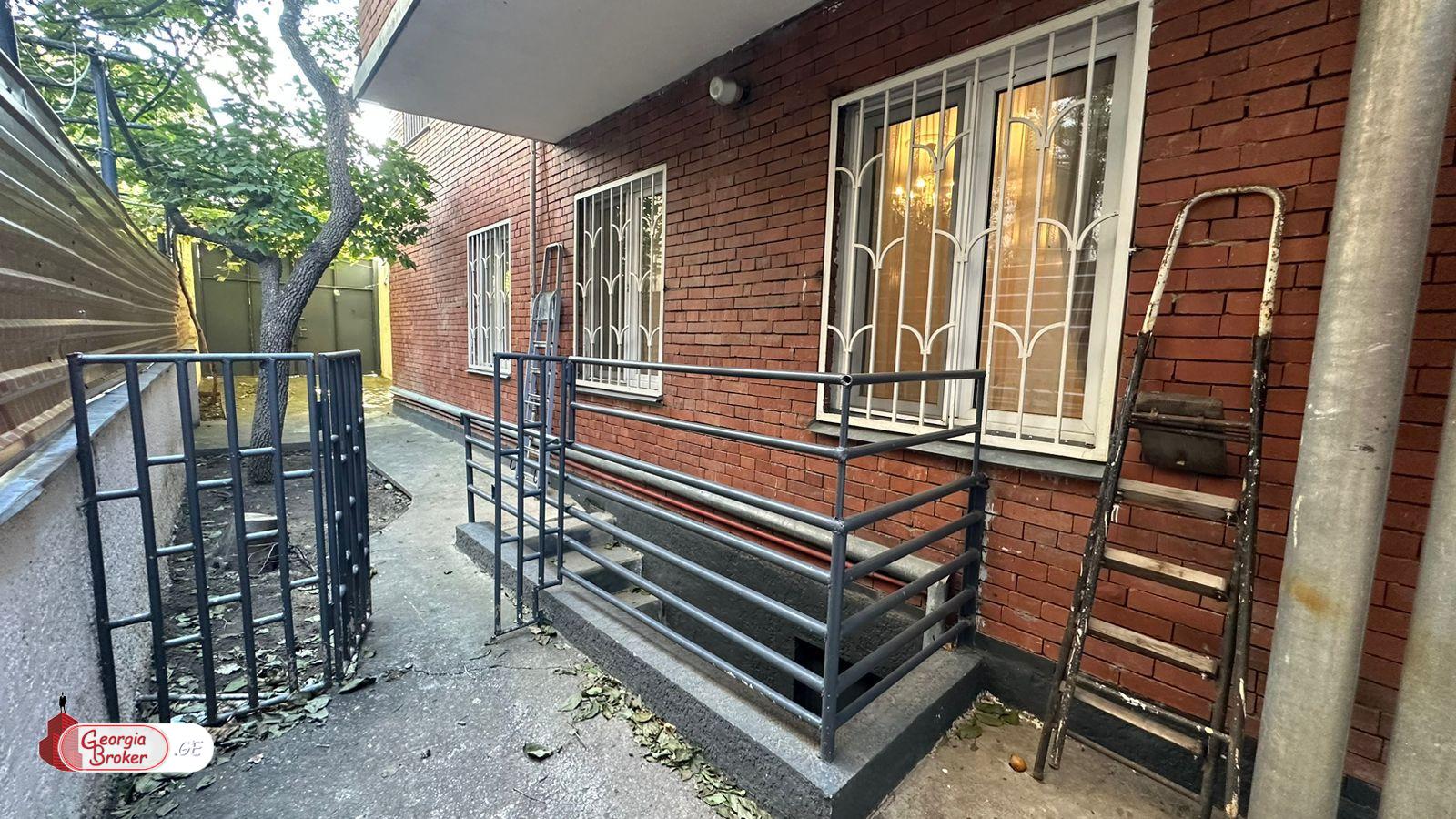 в аренду офис с новым ремонтом 7-комнат