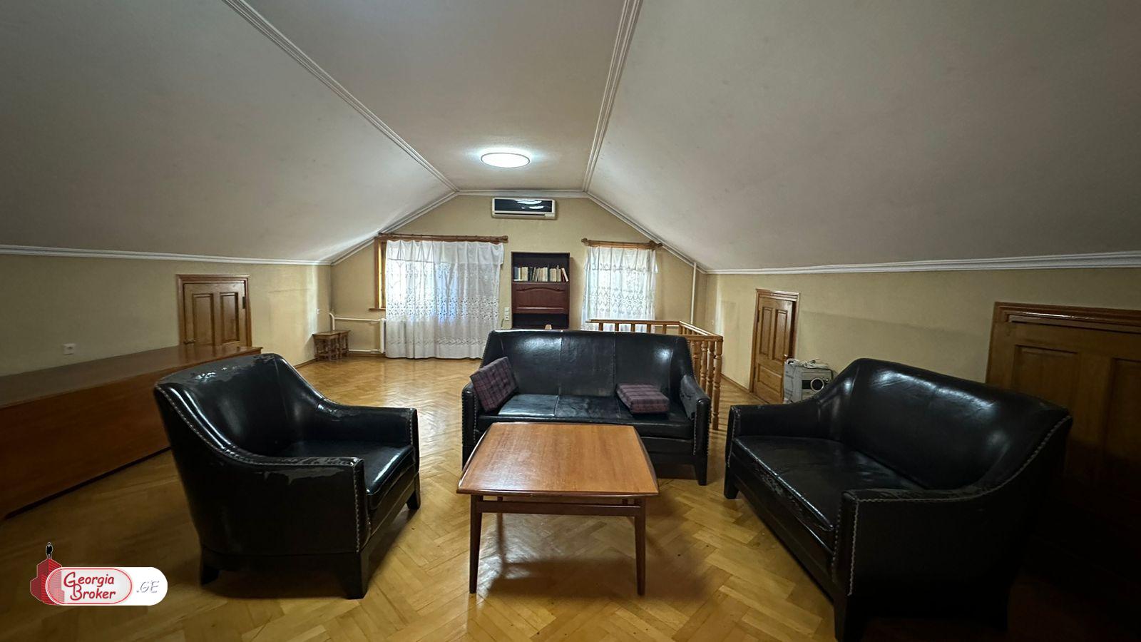 в аренду офис с новым ремонтом 7-комнат