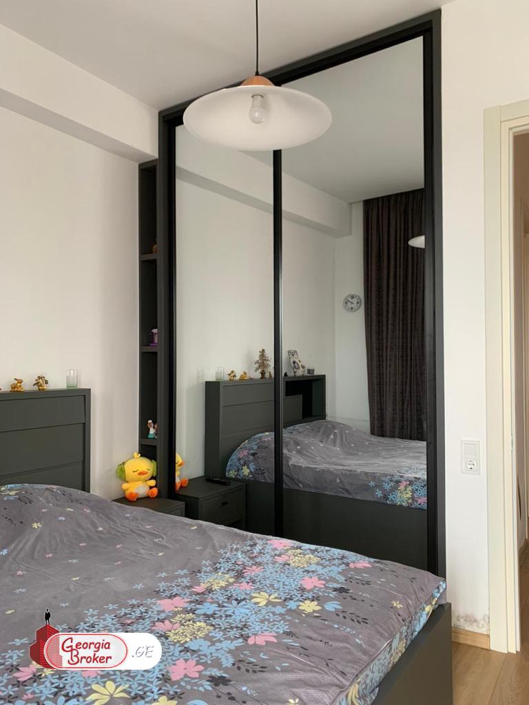 იყიდება ახალი გარემონტებული 4 ოთახიანი ბინა  ვაკის პარკთან