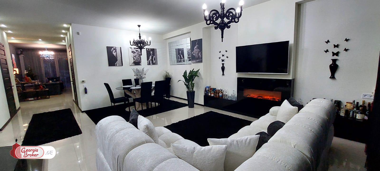 იყიდება ახალი გარემონტებული 4 ოთახიანი ბინა ვაკეში