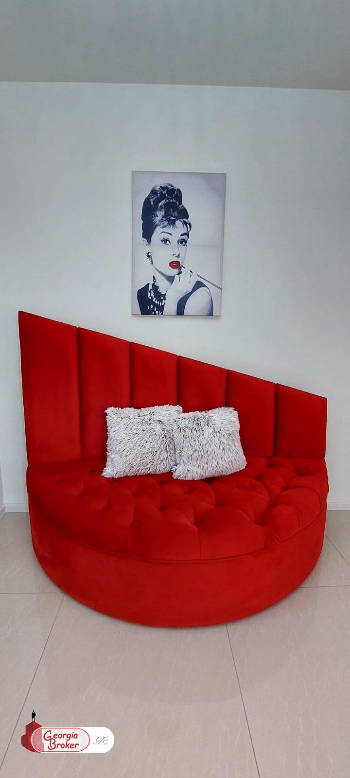 იყიდება ახალი გარემონტებული 4 ოთახიანი ბინა ვაკეში