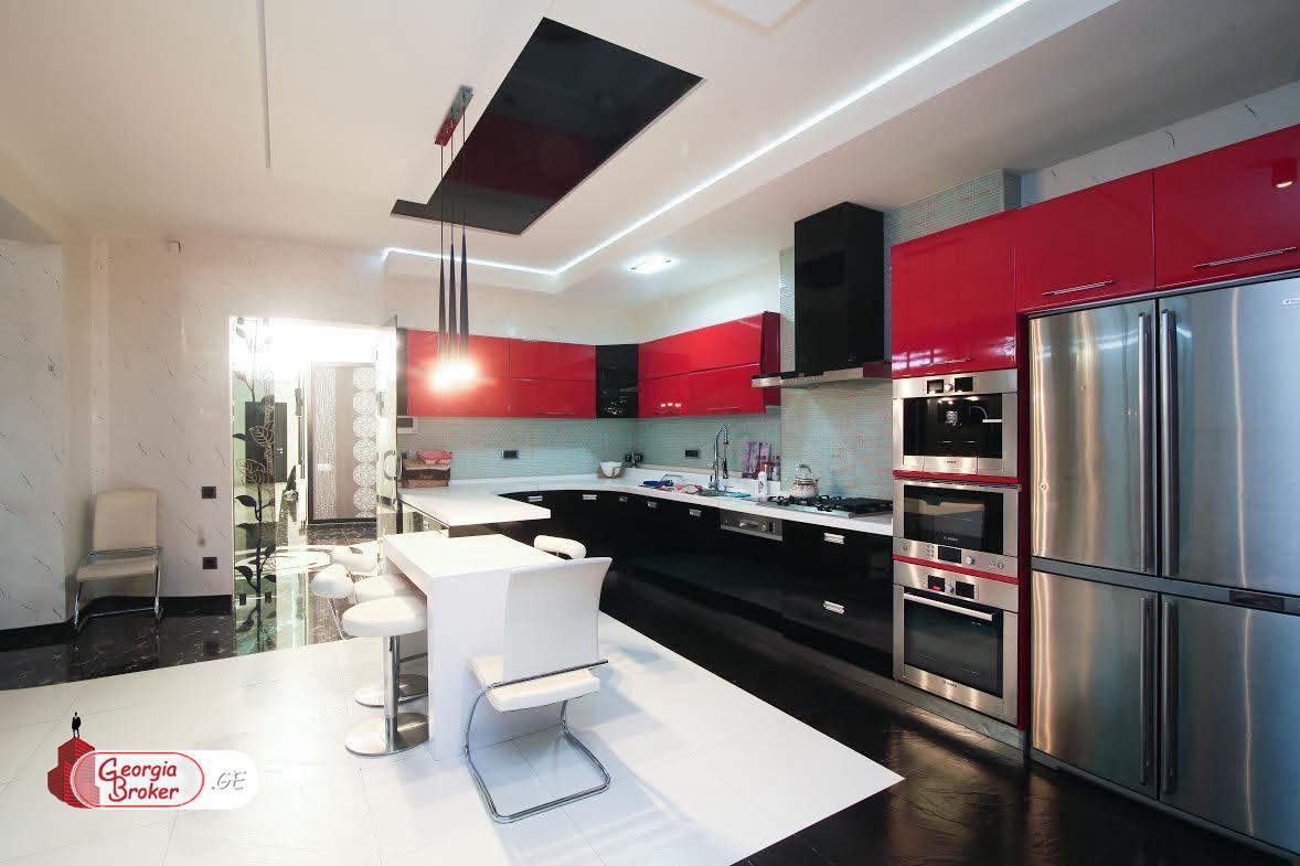 ქირავდება ახალი გარემონტებული 6 ოთახიანი ბინა ვერის ბაღთან