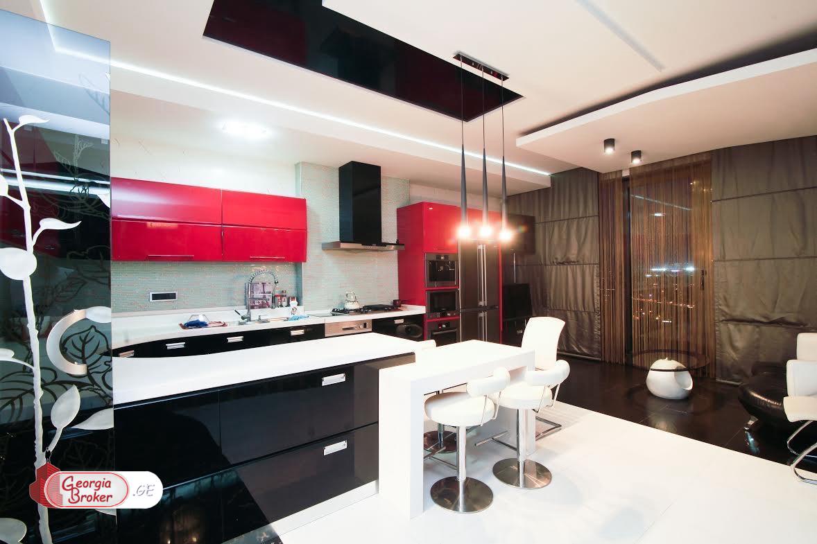 ქირავდება ახალი გარემონტებული 6 ოთახიანი ბინა ვერის ბაღთან