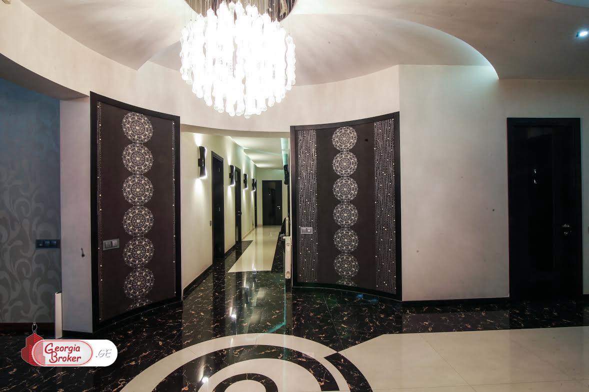 ქირავდება ახალი გარემონტებული 6 ოთახიანი ბინა ვერის ბაღთან