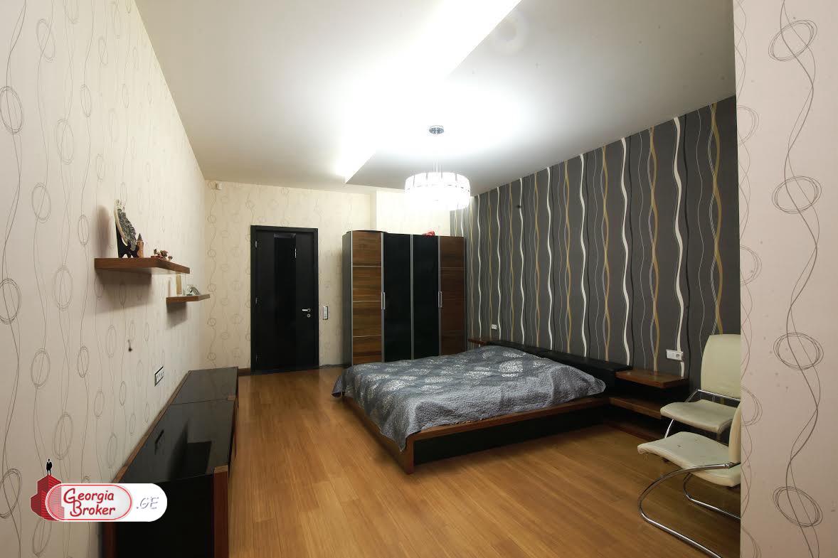 ქირავდება ახალი გარემონტებული 6 ოთახიანი ბინა ვერის ბაღთან