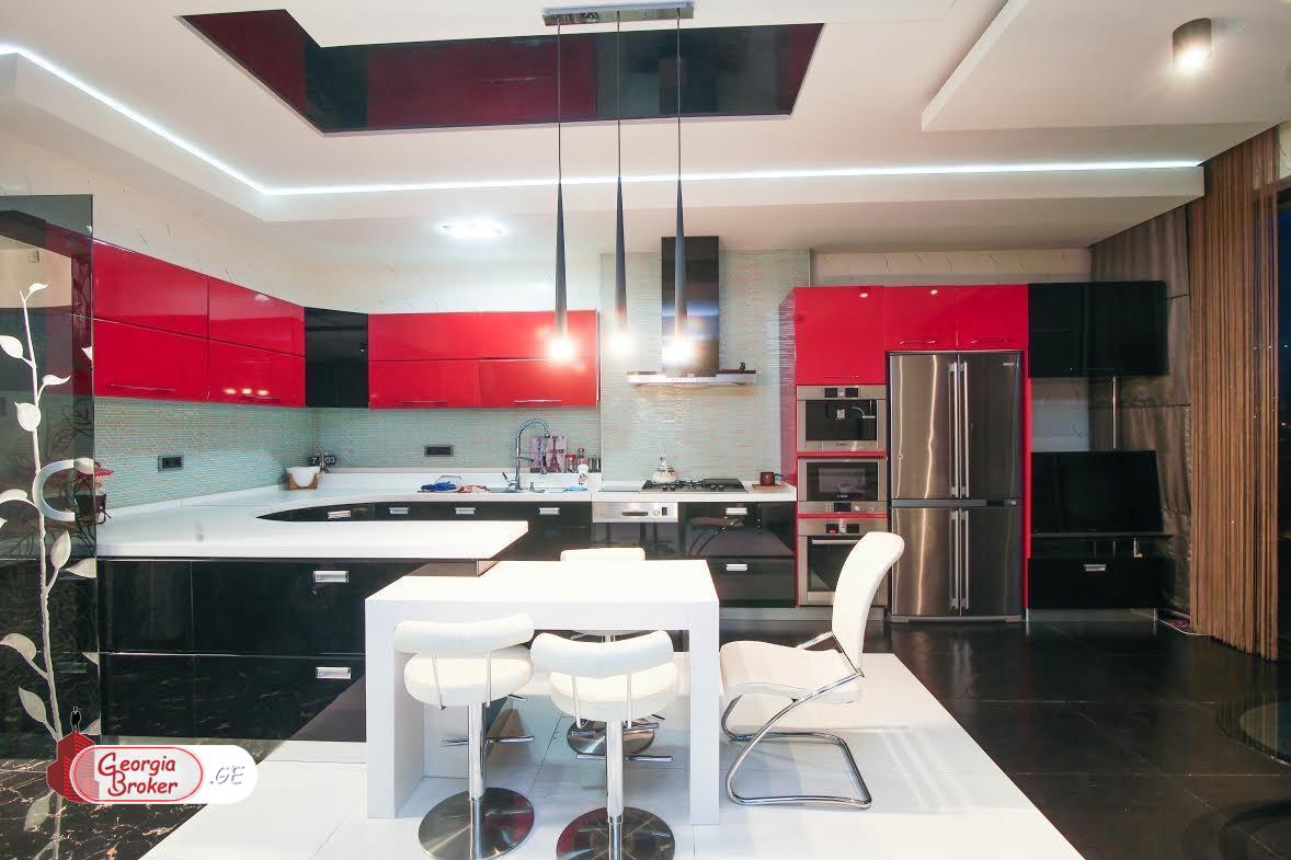 ქირავდება ახალი გარემონტებული 6 ოთახიანი ბინა ვერის ბაღთან