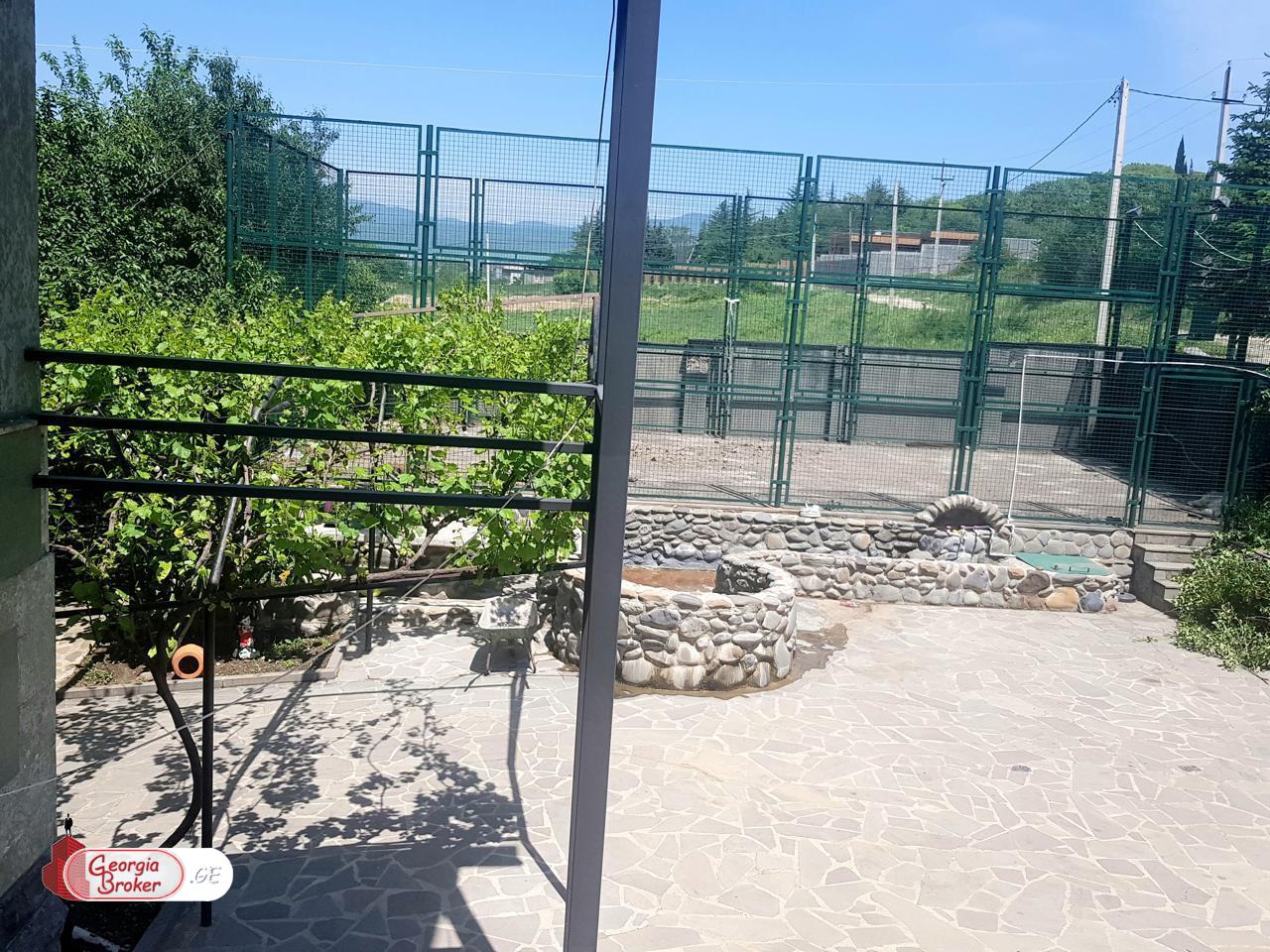 nearly repaired 10-room house for rent