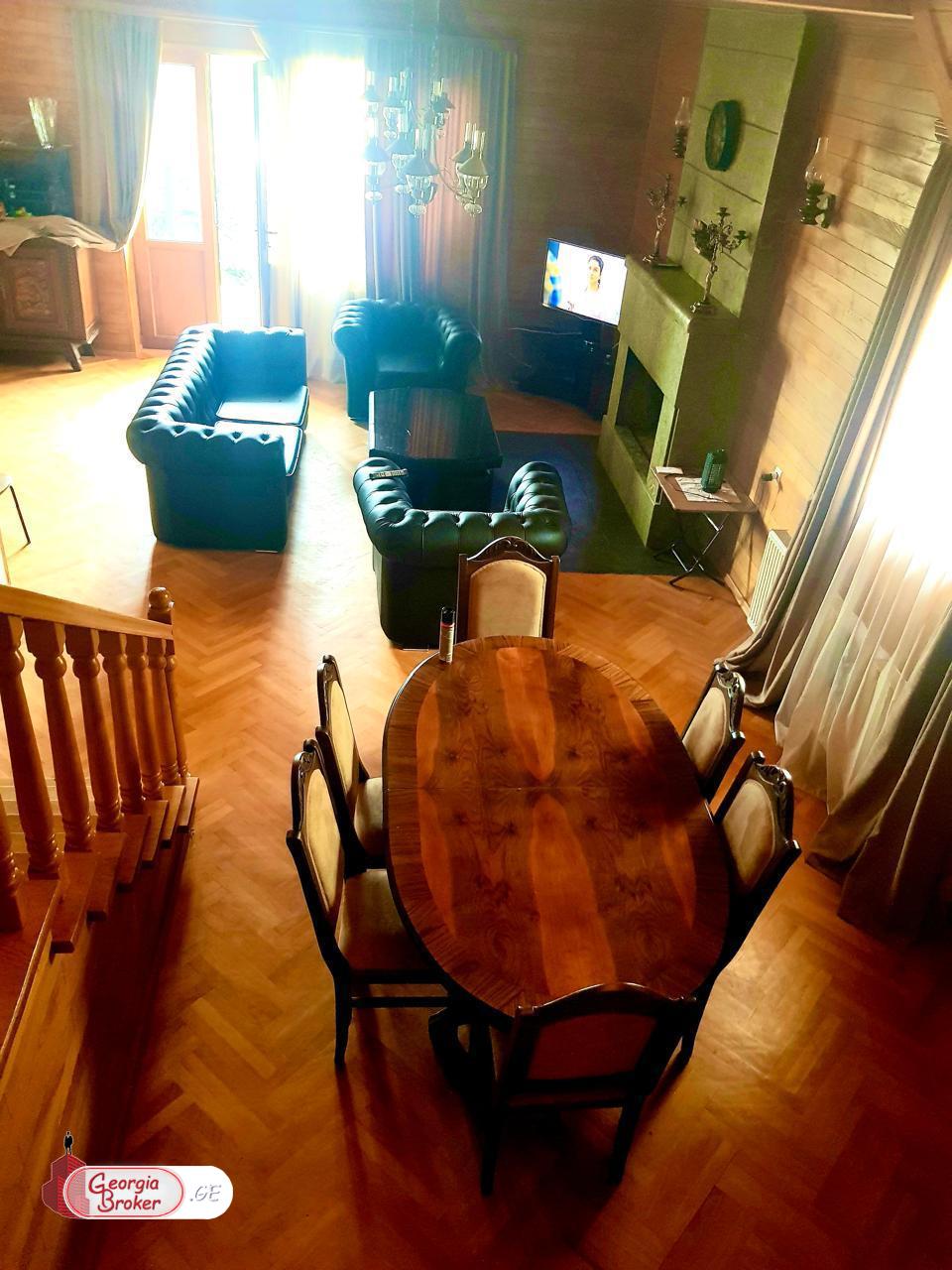 ქირავდება ახალი გარემონტებული 10 ოთახიანი  აგარაკი საგურამოში