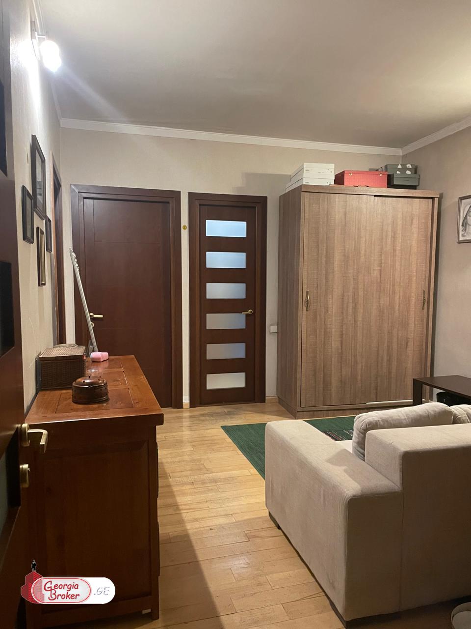 ქირავდება ახალი გარემონტებული საოფისე ფართი ვაკეში