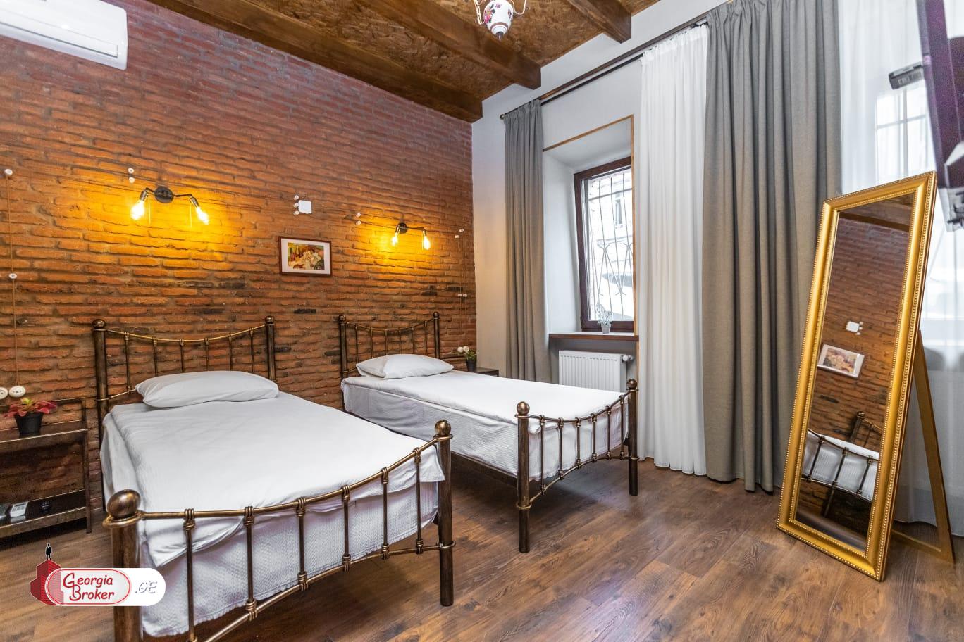 ქირავდება ახალი გარემონტებული 6 ოთახიანი ბინა მთაწმინდაზე