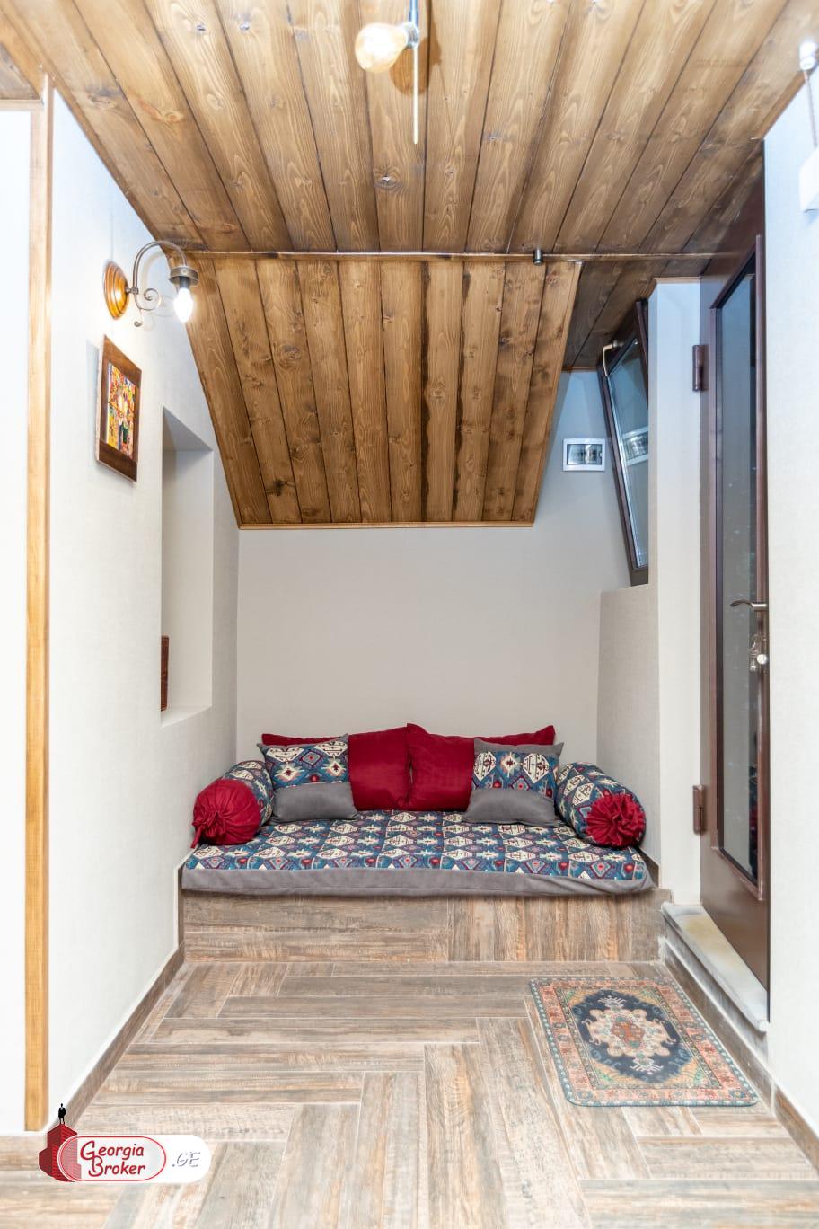 ქირავდება ახალი გარემონტებული 6 ოთახიანი სახლი მთაწმინდაზე